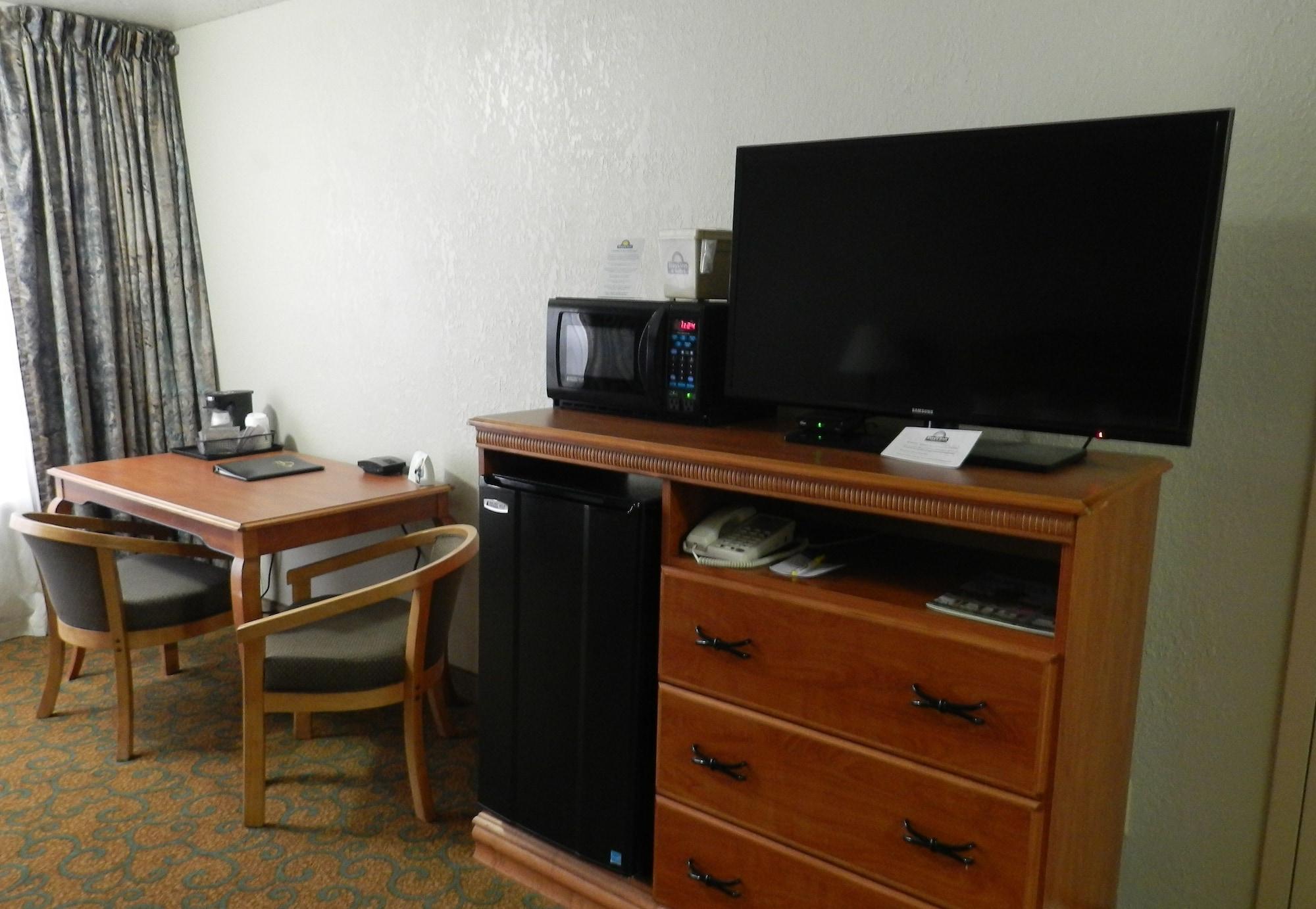 Hotel Clarion Pointe Rhinelander Downtown Zewnętrze zdjęcie