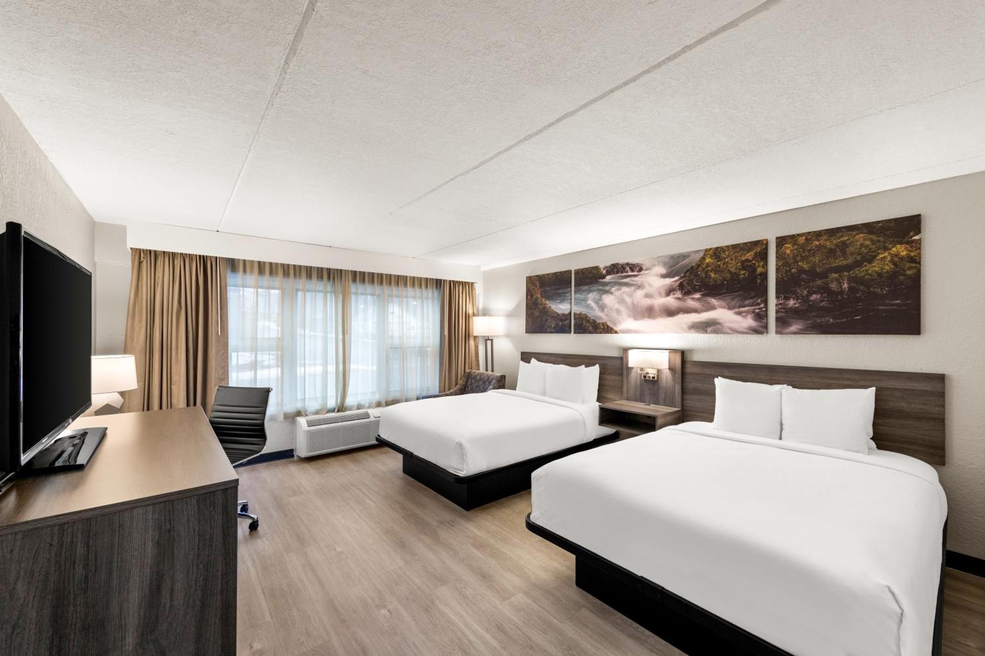 Hotel Clarion Pointe Rhinelander Downtown Zewnętrze zdjęcie
