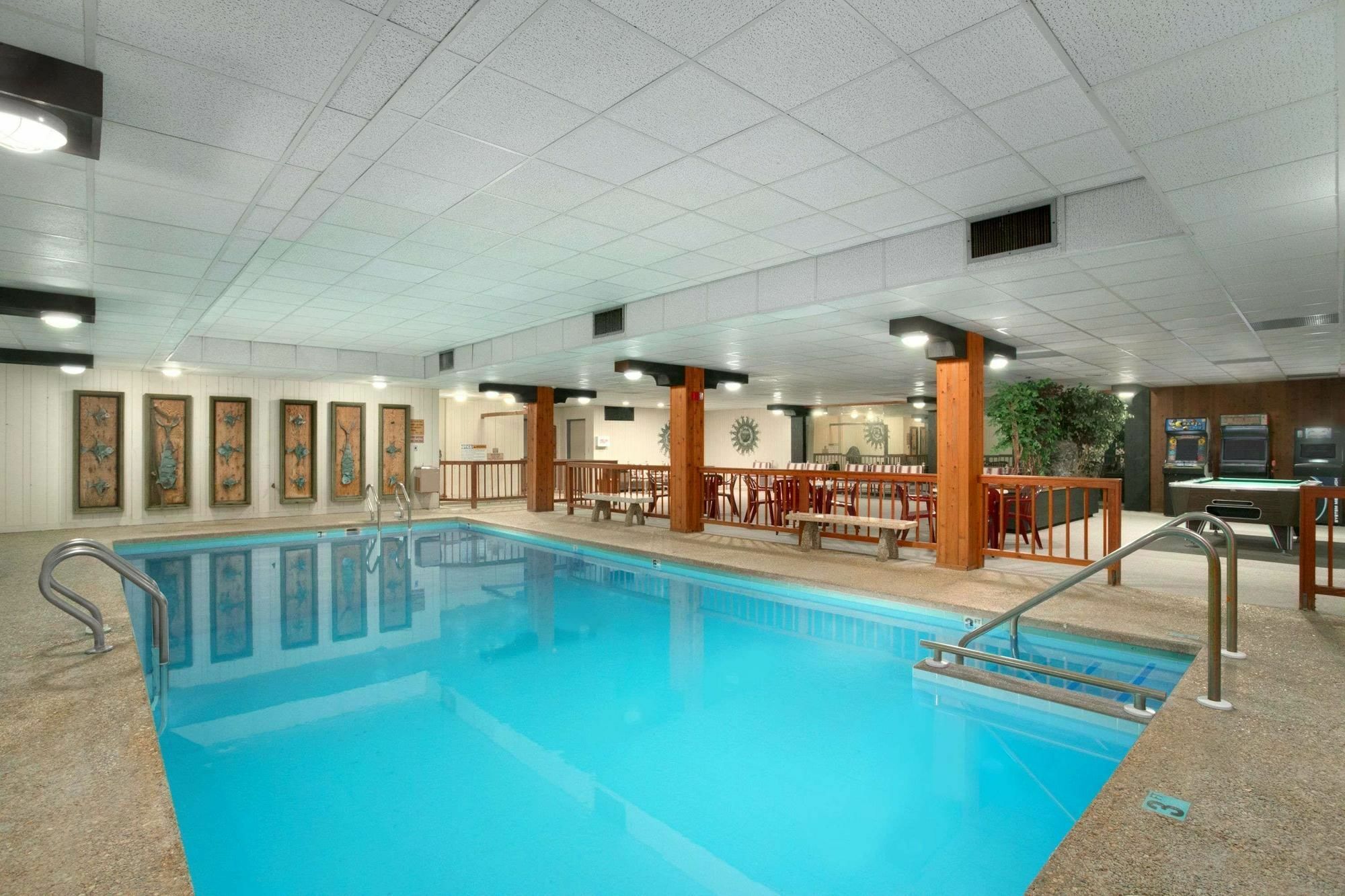 Hotel Clarion Pointe Rhinelander Downtown Zewnętrze zdjęcie